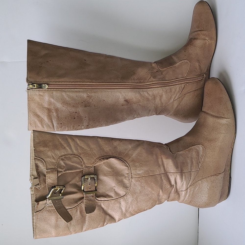 Two Lips Tan / Taupe Leather Boot. Zip Up. Size 8.5. Buckle Detail